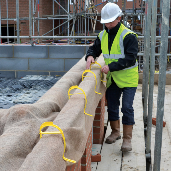 Hessian Frost Protection 1.37m x 45.7m